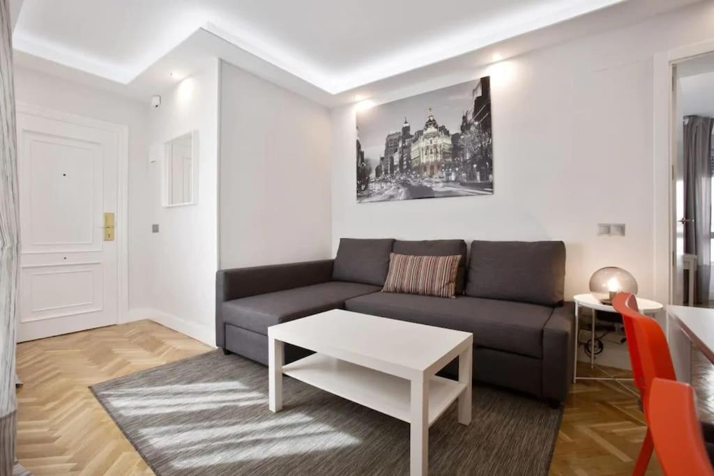 Apartament Gran Via By RegalateMadryt Zewnętrze zdjęcie