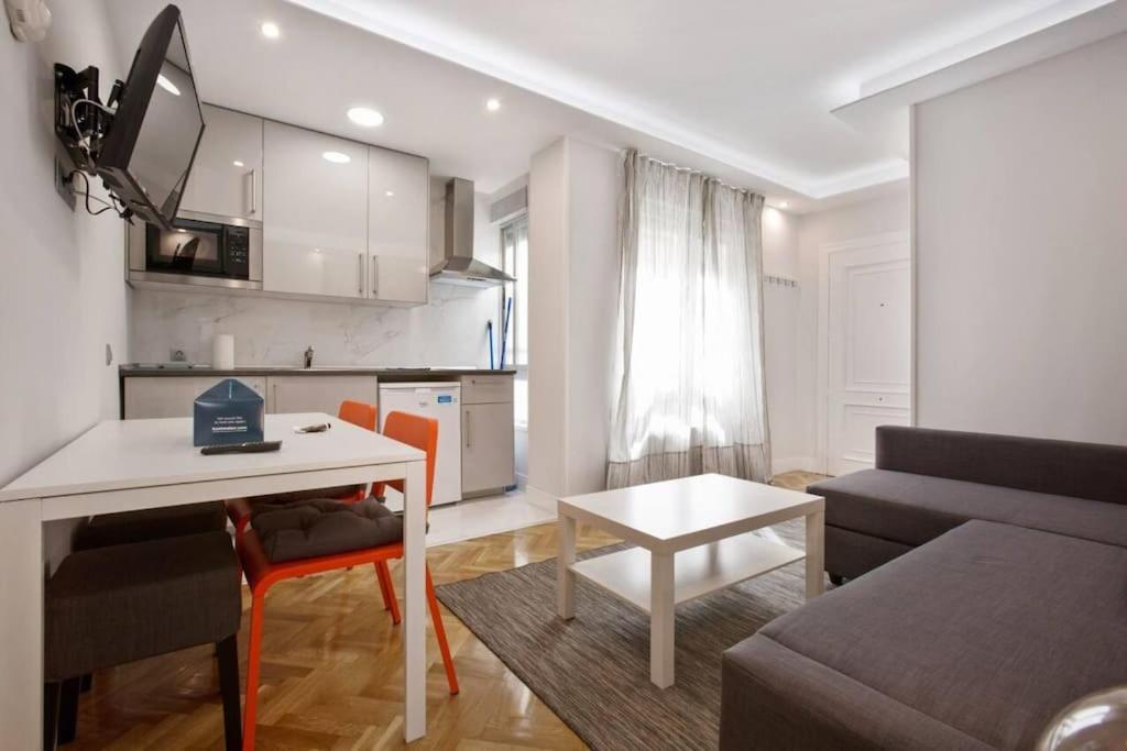 Apartament Gran Via By RegalateMadryt Zewnętrze zdjęcie